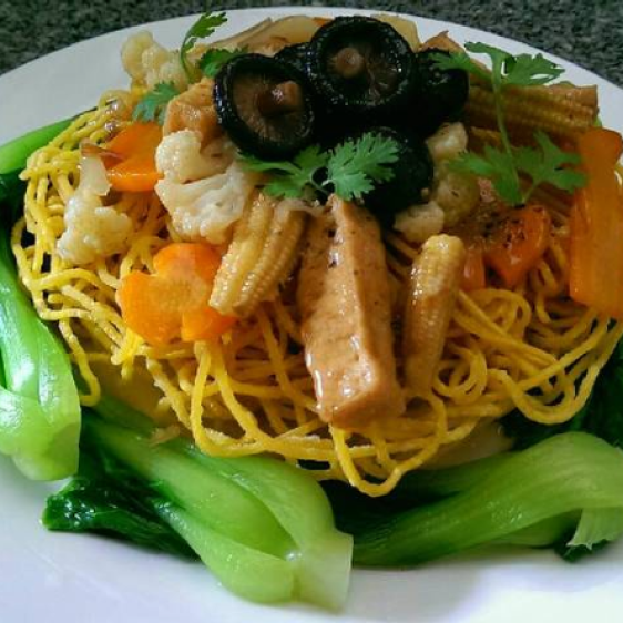 Mỳ xào giòn chay