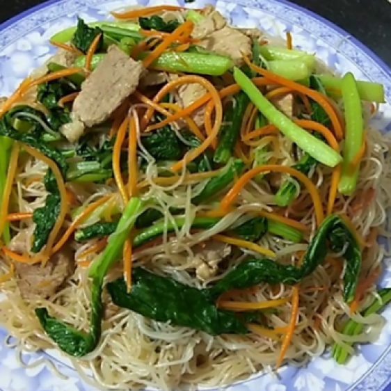 Bún gạo xào bò