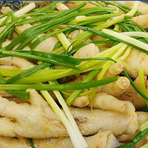 Chân gà hấp hành